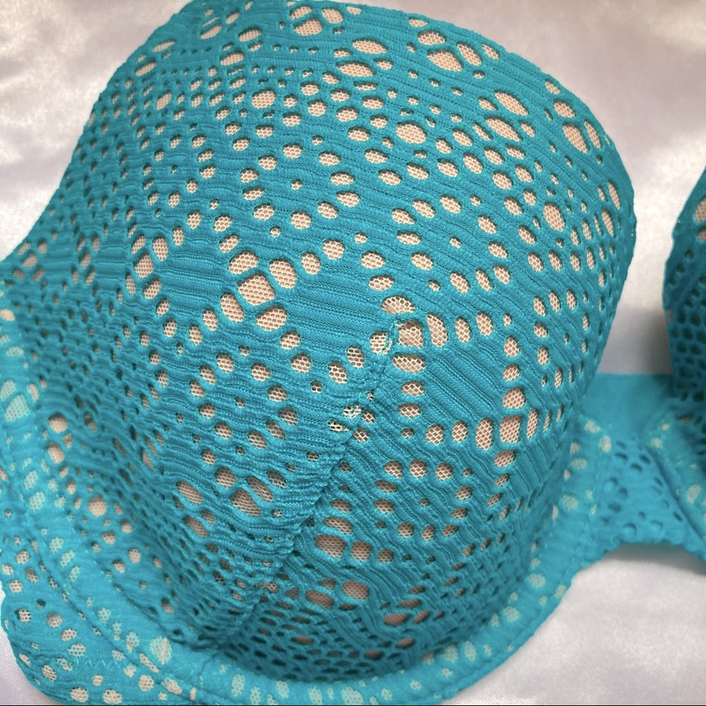 Victoria’s Secret Size 32DD Lined Demi Bra - Picture 3 of 7